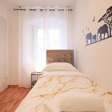 Viva - 2 Bedroom In Centar Apartment Zadar