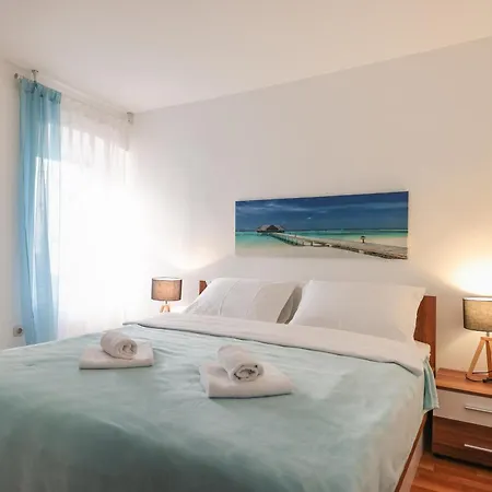 Viva - 2 Bedroom In Centar Appartement